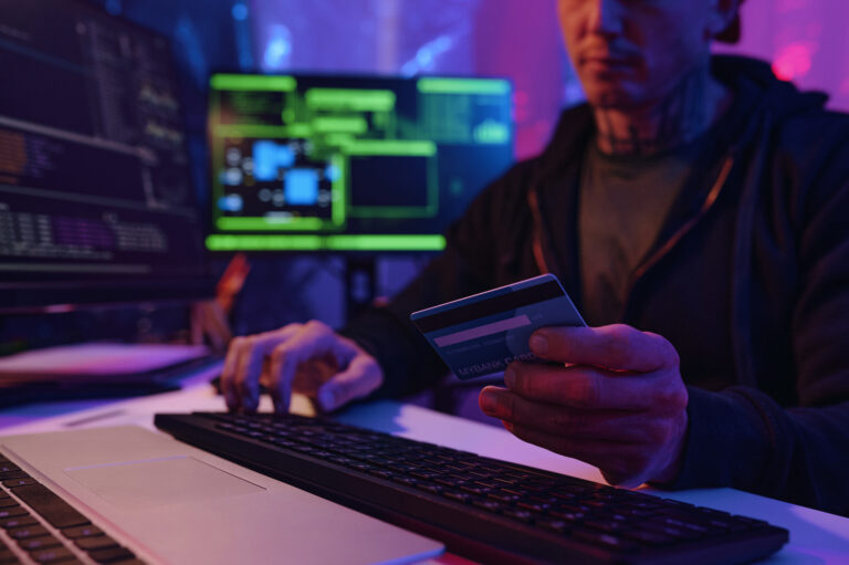 Digitaler Betrug und E-Commerce-Straftaten in Hamburg: Was Betroffene wissen müssen